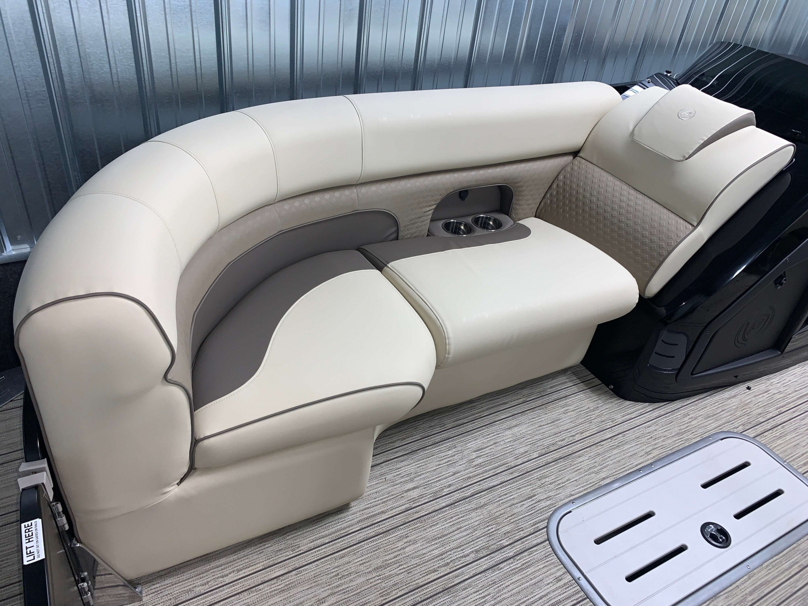 2021 Premier 230 Solaris RF DL Tritoon - Premier Boating